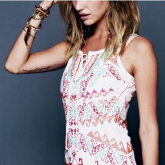 Free People Dresses & Skirts - Free People White Andean Embroidered Size 6 Mini Dress